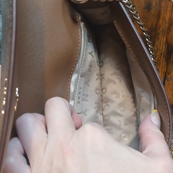 NEW!! DKNY Signature Logo Brown Bryant Flap Over Shoulder Bag/crossbody/ Clutch - Picture 11 of 17